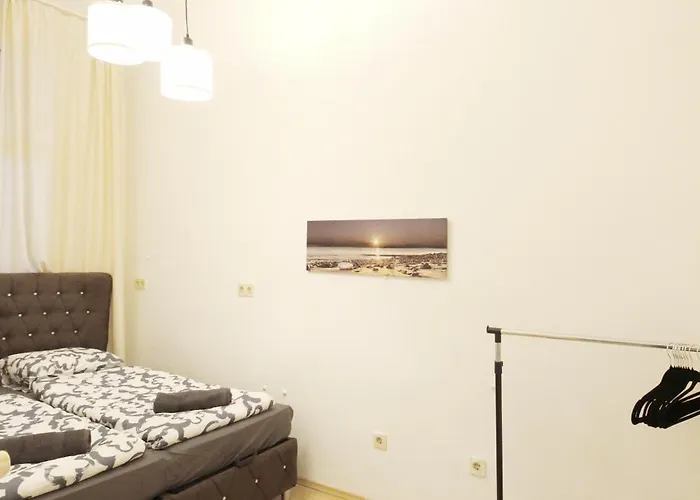 Comfortable Near Schonbrunn Palace Homestay szállás *