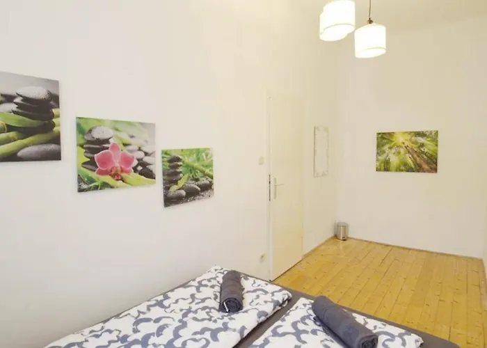 Homestay szállás Comfortable Near Schonbrunn Palace *