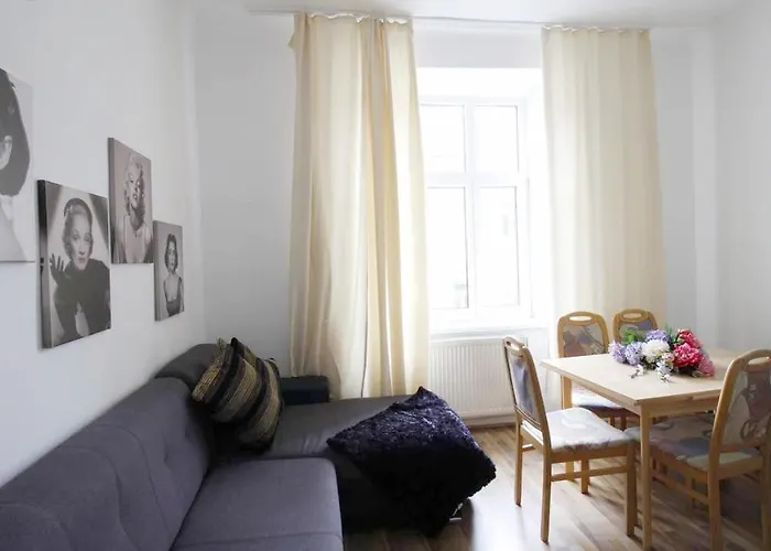 Comfortable Near Schonbrunn Palace *